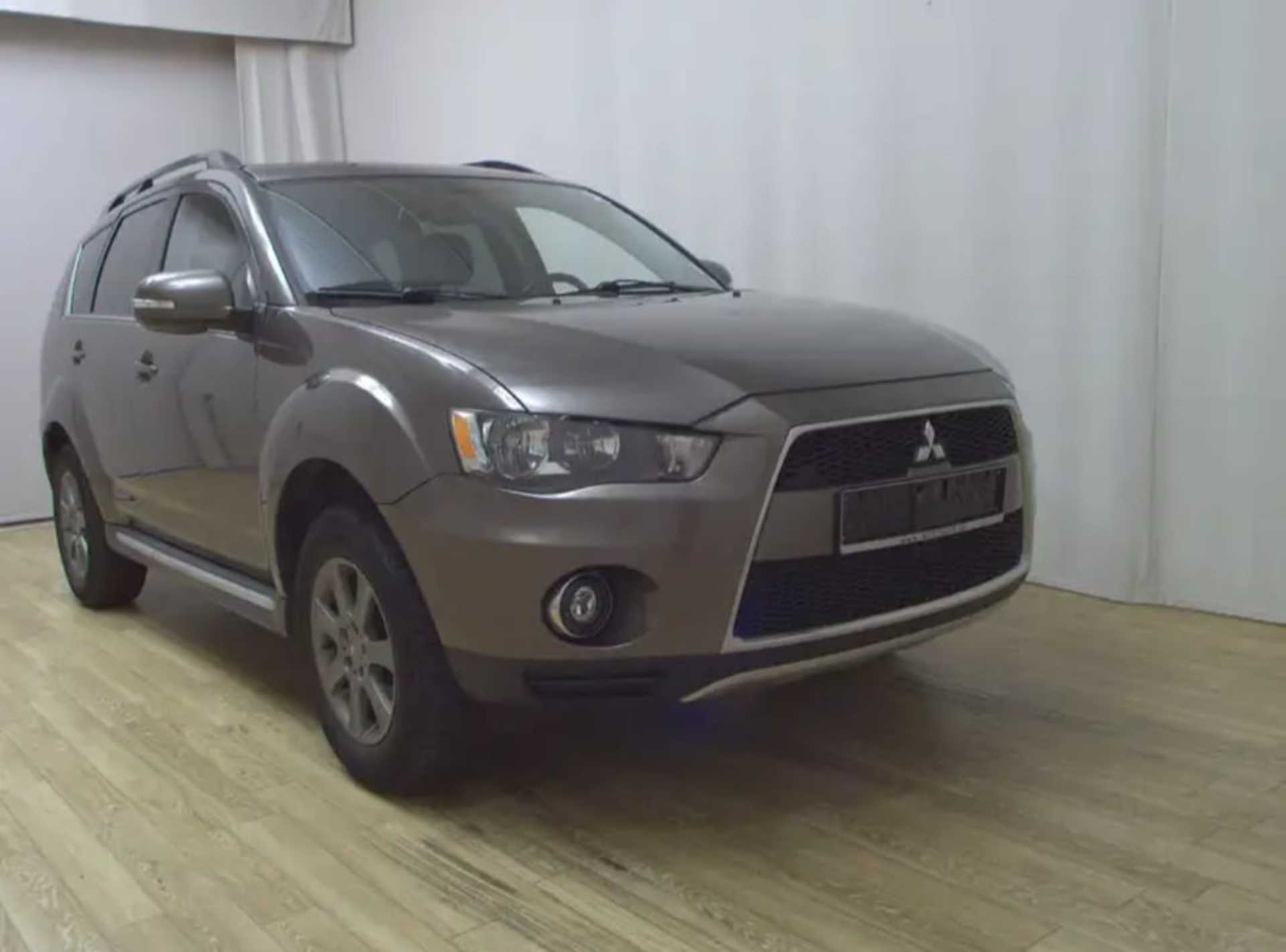Mitsubishi Outlander  2.0 MIVEC  - 1