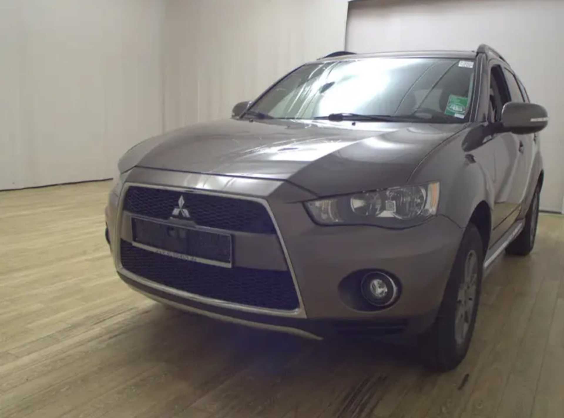Mitsubishi Outlander  2.0 MIVEC  - 8