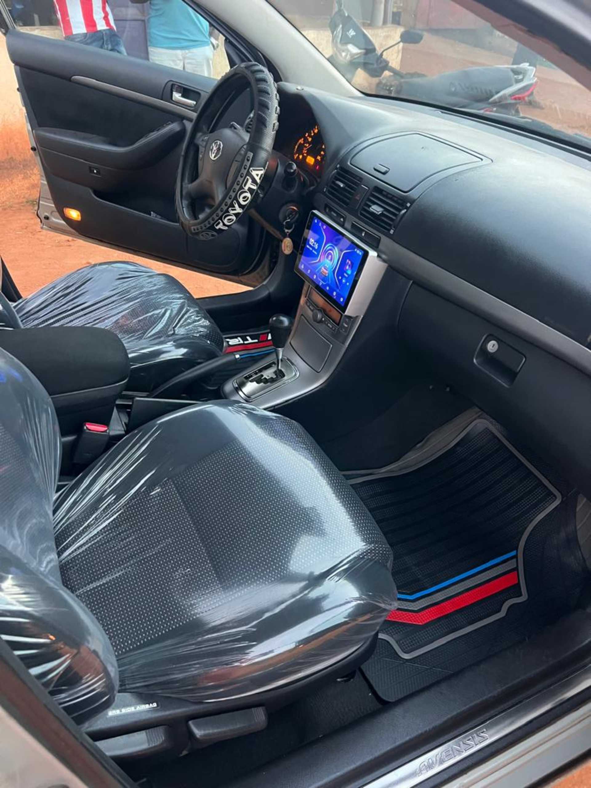 Toyota Avensis - 2