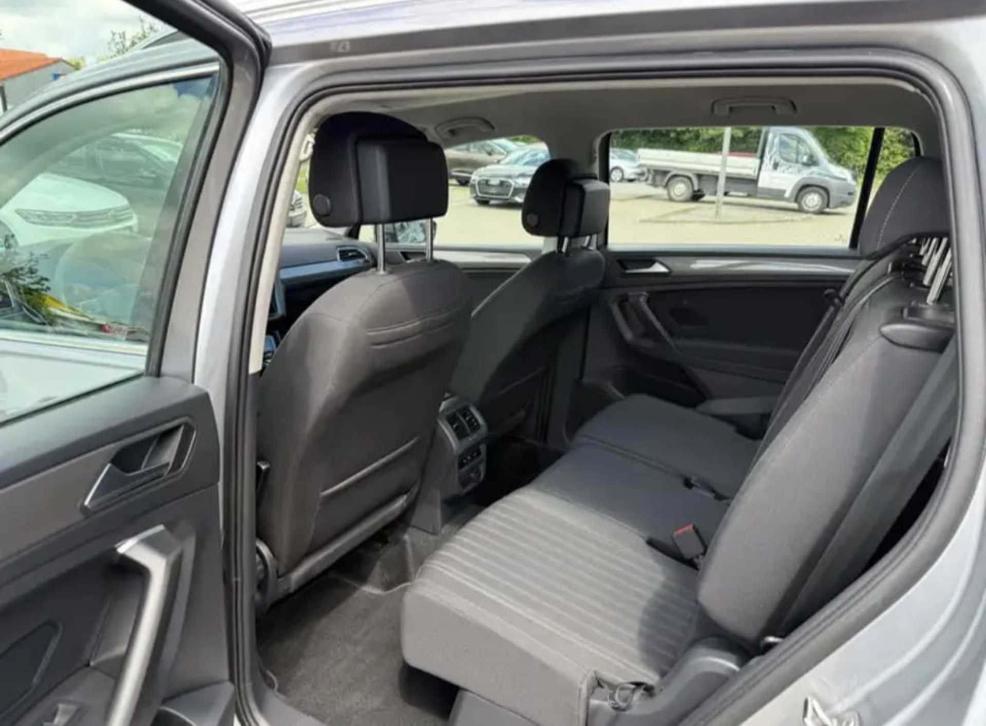 Volkswagen Tiguan - 5