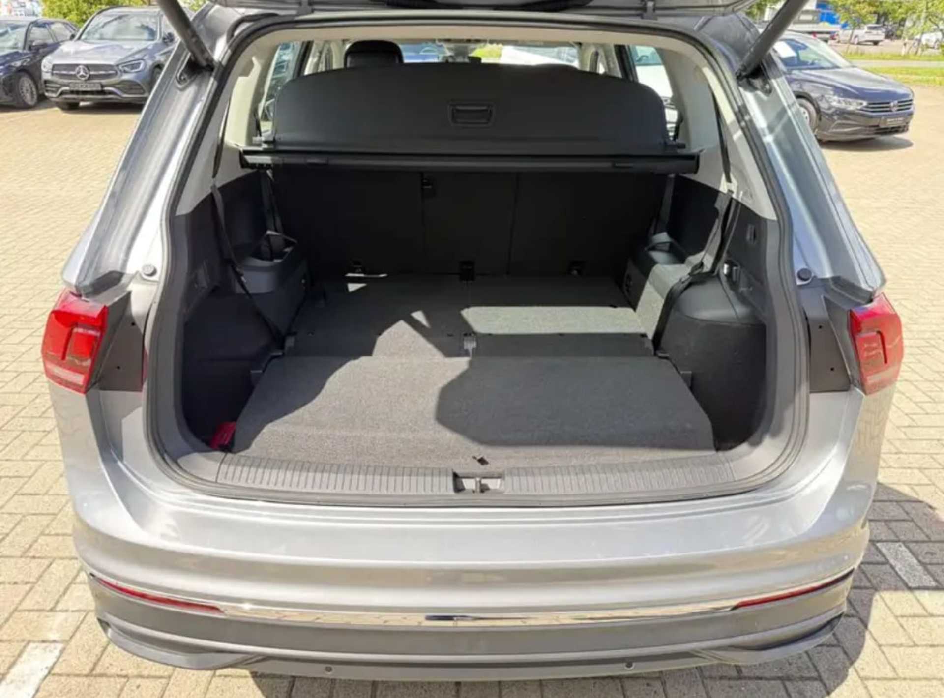 Volkswagen Tiguan - 10