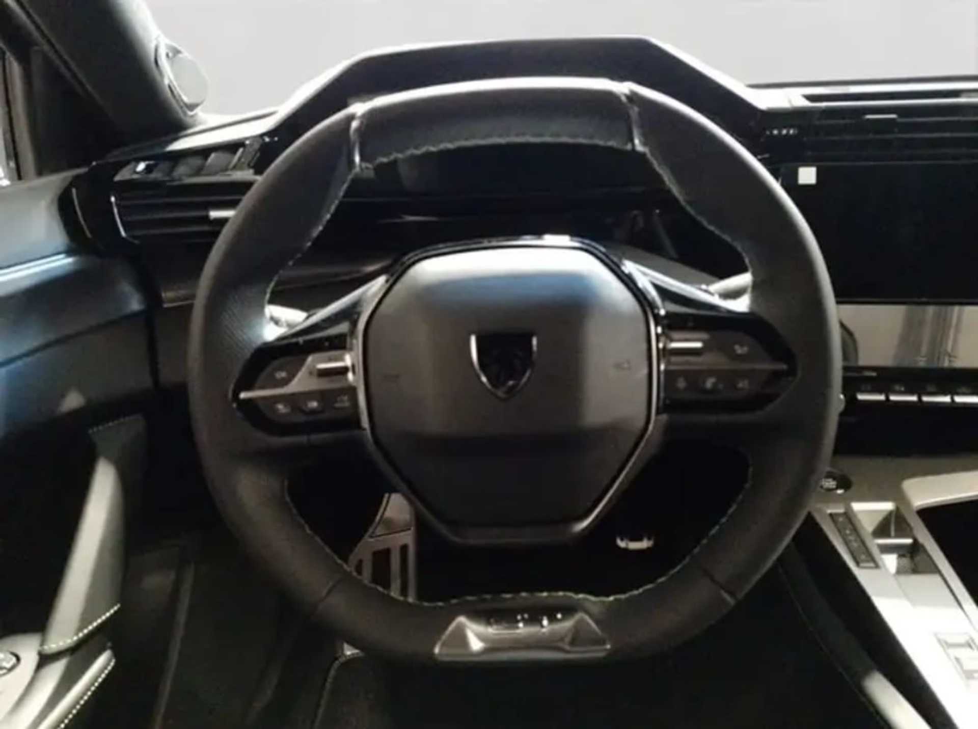 Peugeot 408 - 2
