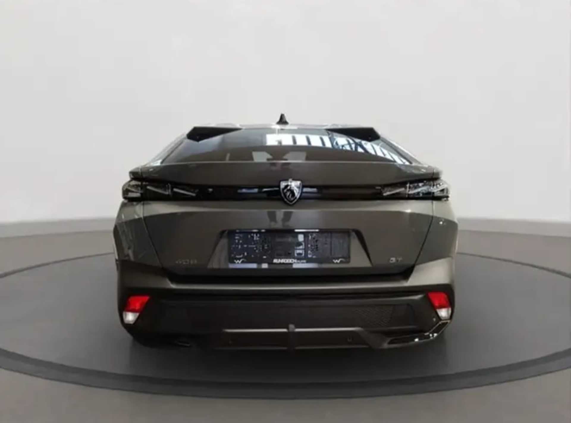 Peugeot 408 - 10