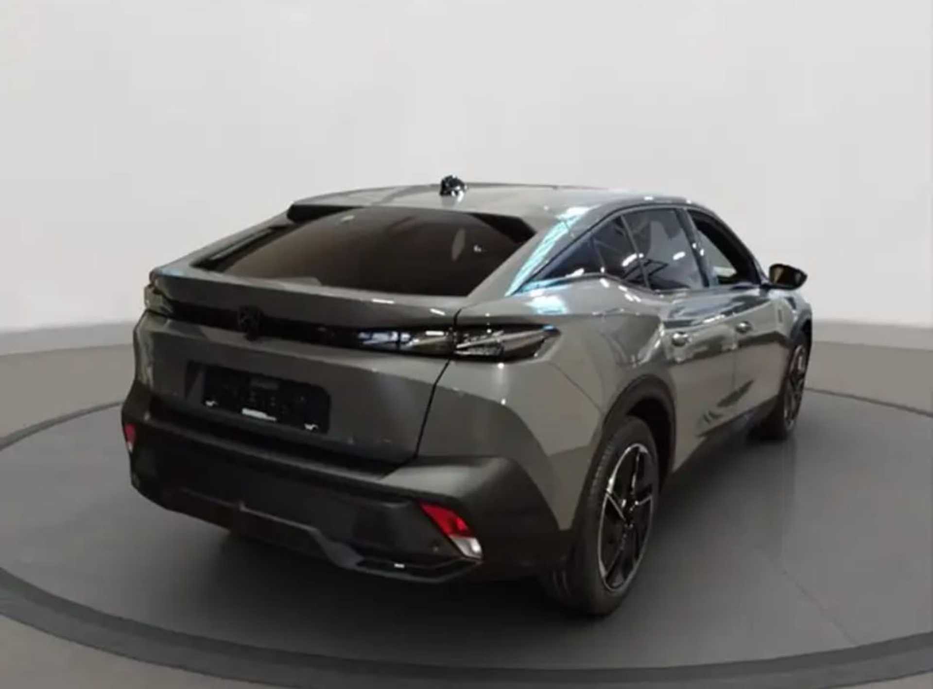 Peugeot 408 - 6