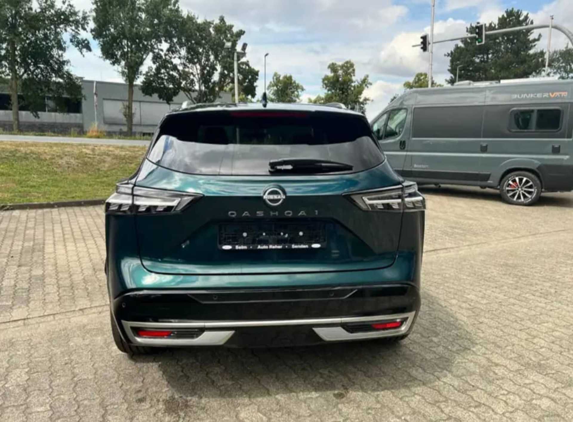 Nissan Qashqai 1.3 DIG-T  - 10