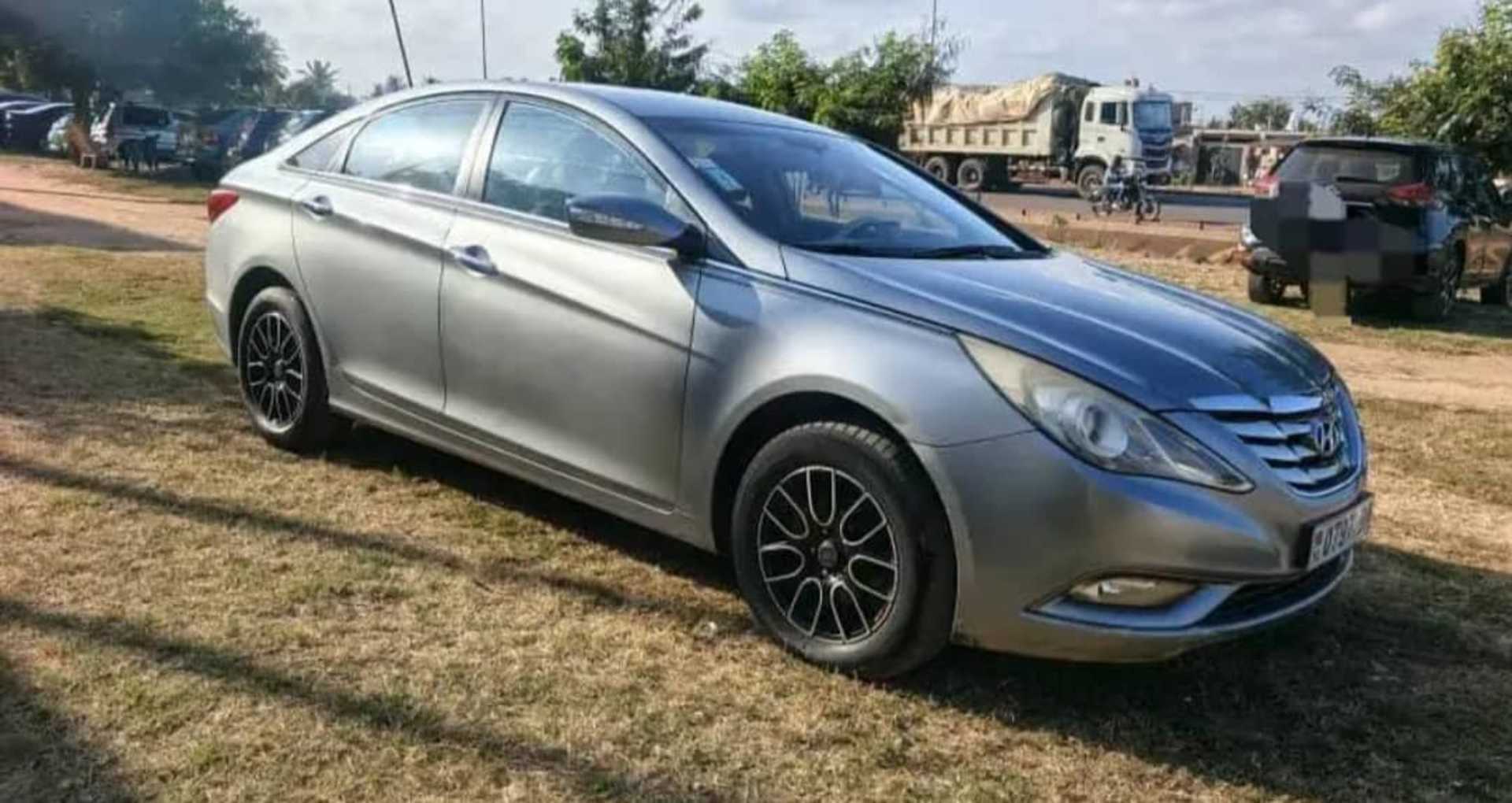 Hyundai Sonata - 4