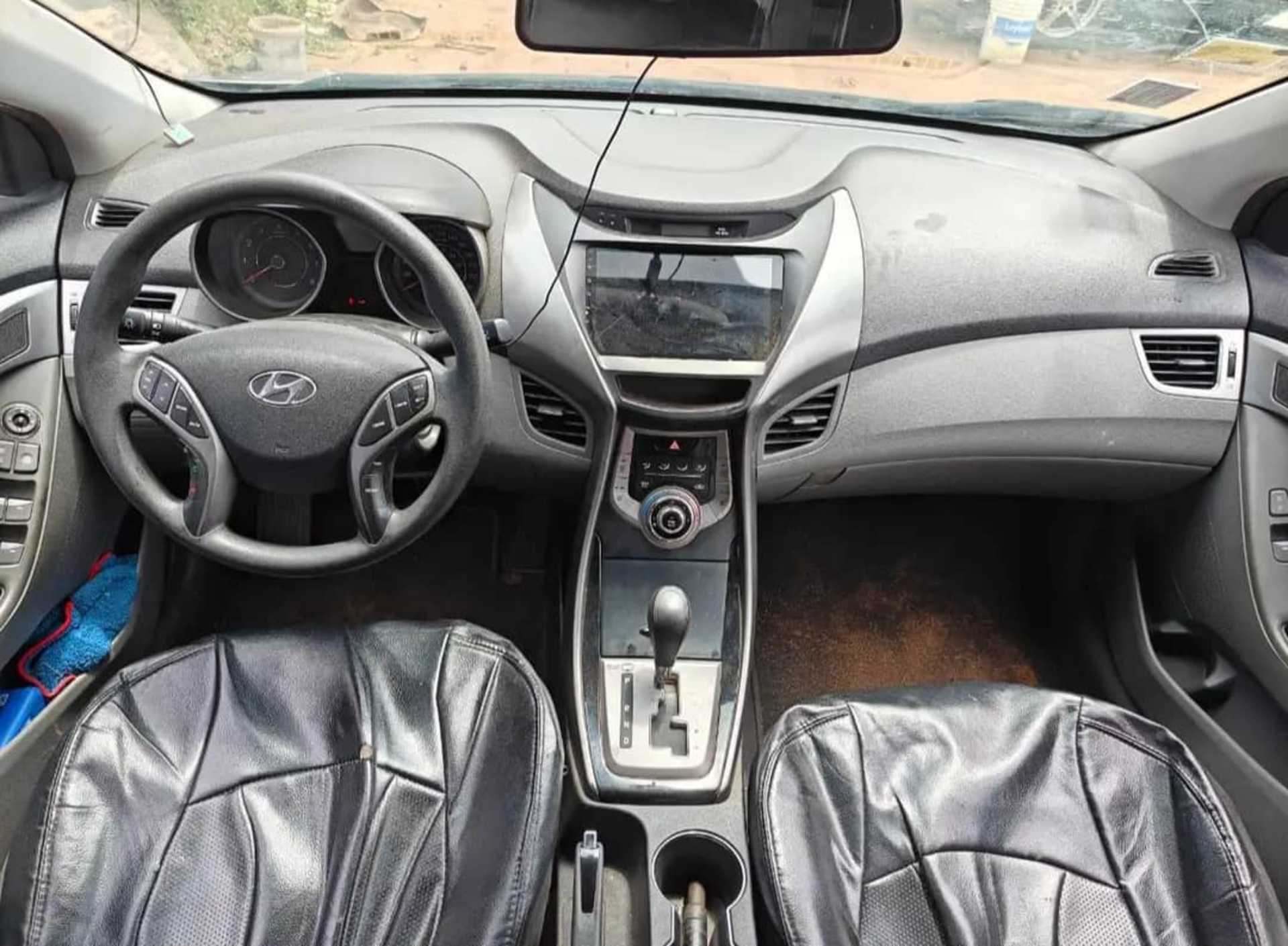 Hyundai Elentra - 2