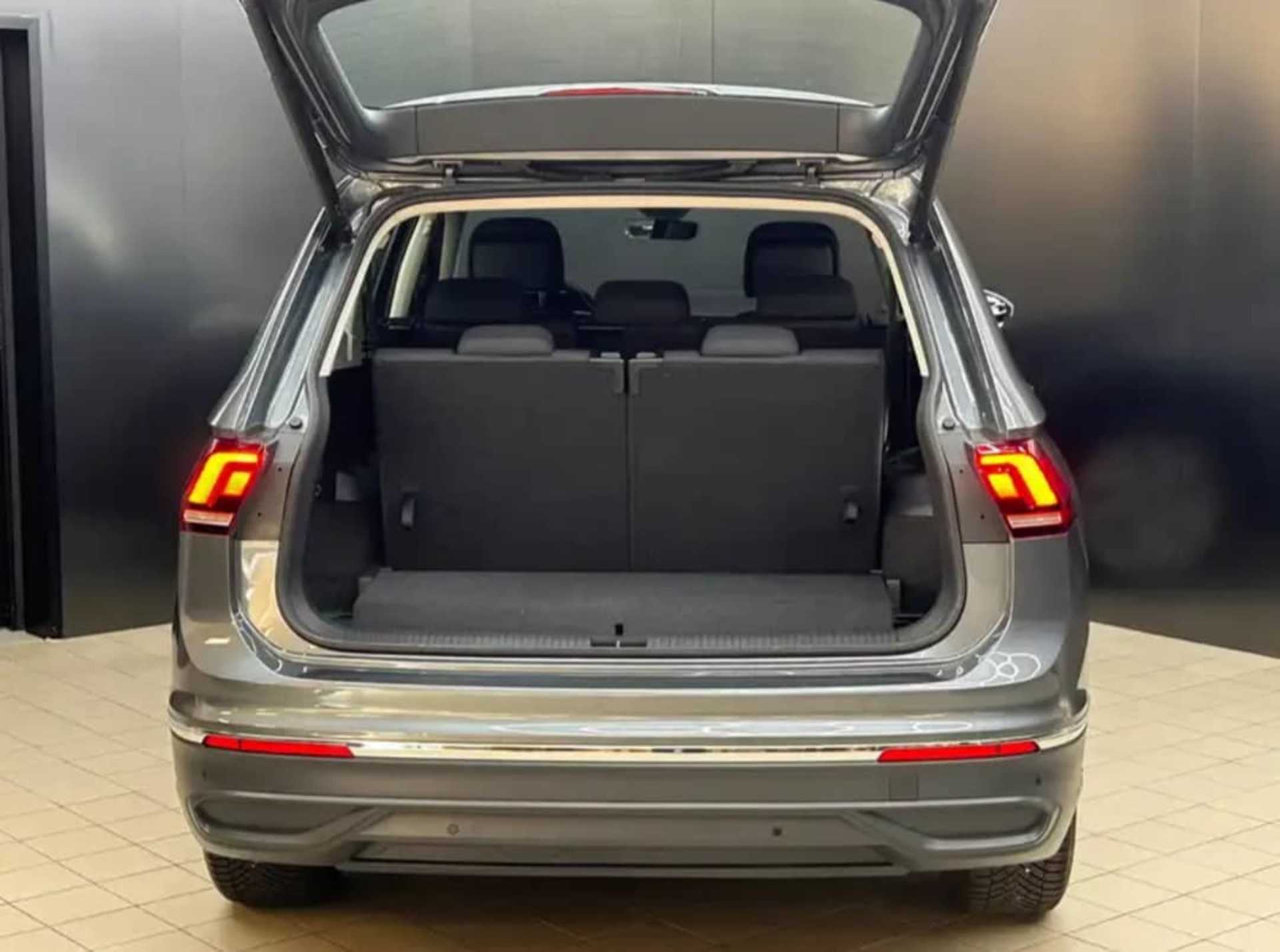 Volkswagen Tiguan - 8