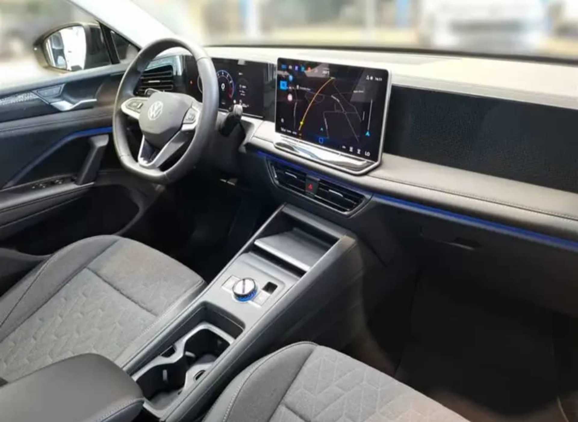 Volkswagen Tiguan - 2
