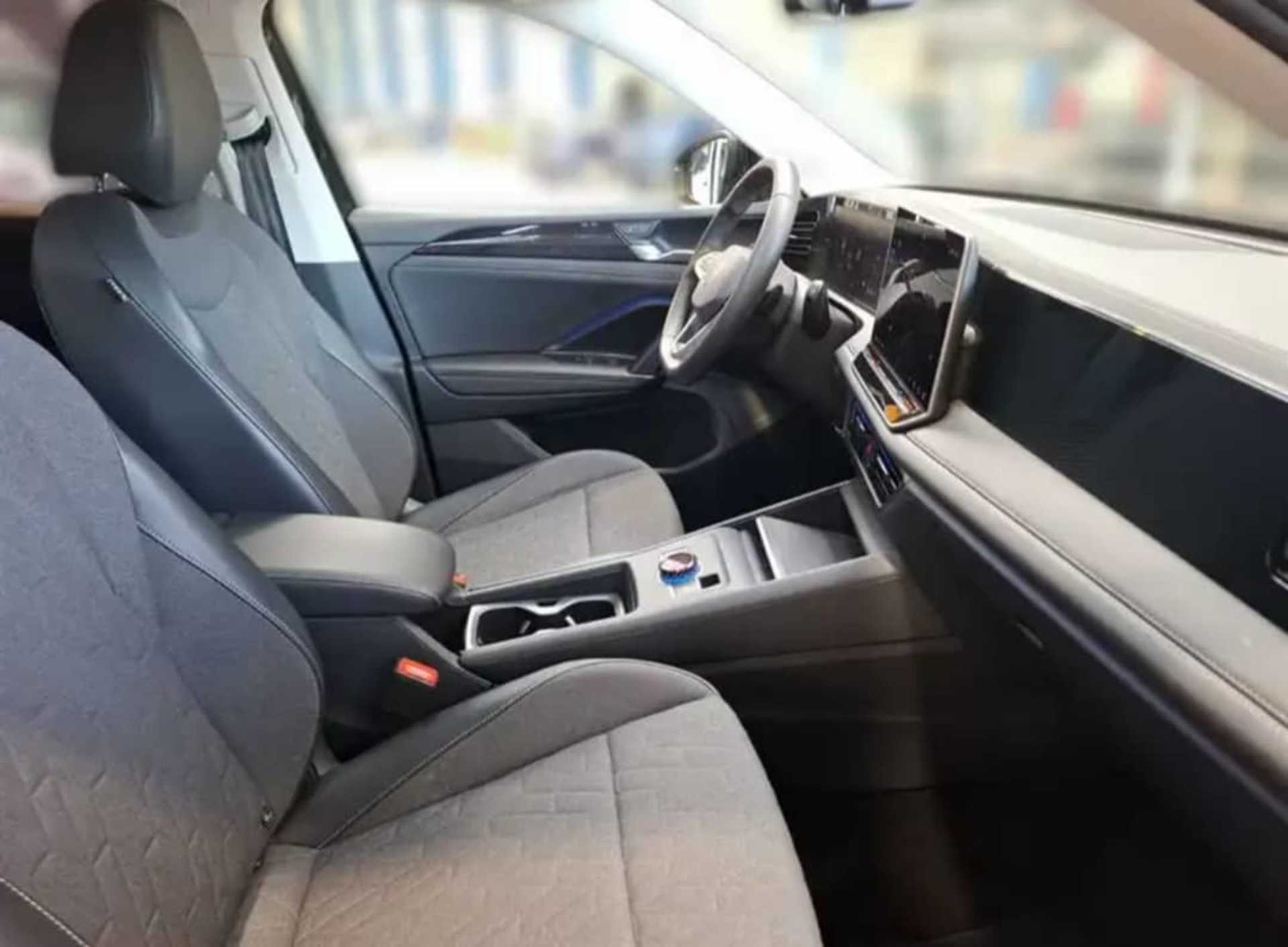 Volkswagen Tiguan - 5
