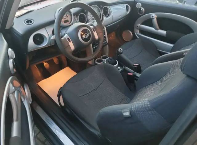 Mini Cooper — 3/10