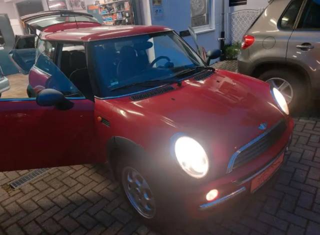 Mini Cooper — 9/10