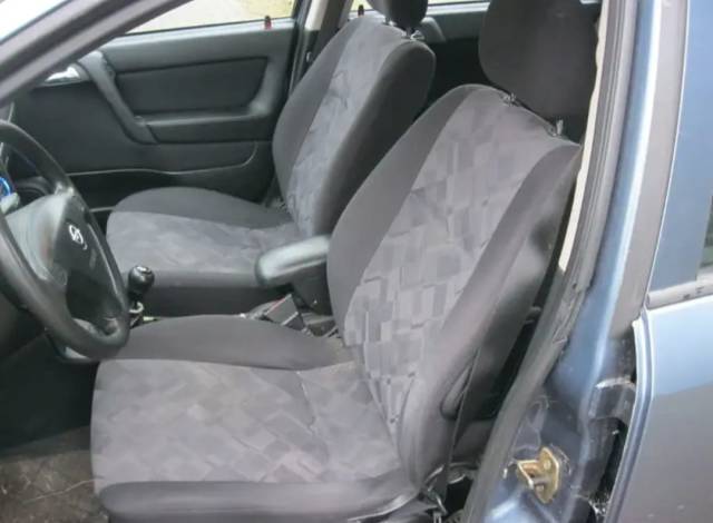 Opel Astra  1.2 Comfort — 2/9