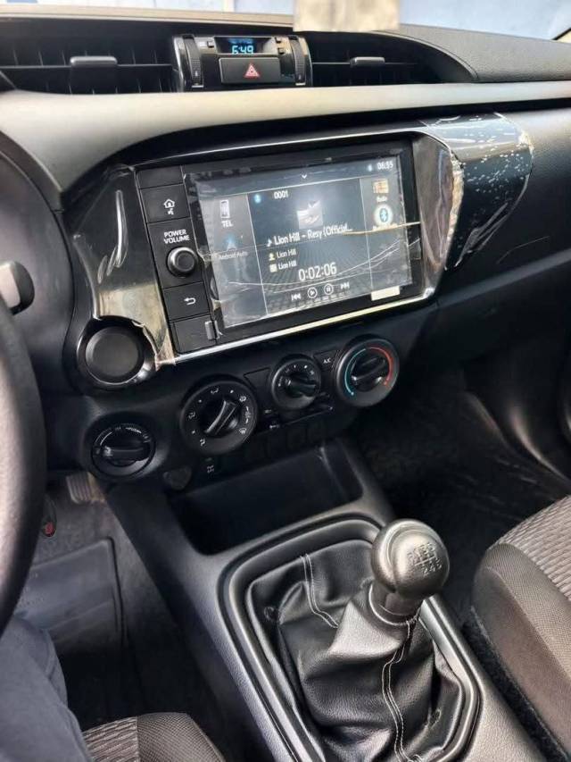 Toyota Hilux REVO D4D — 3/8