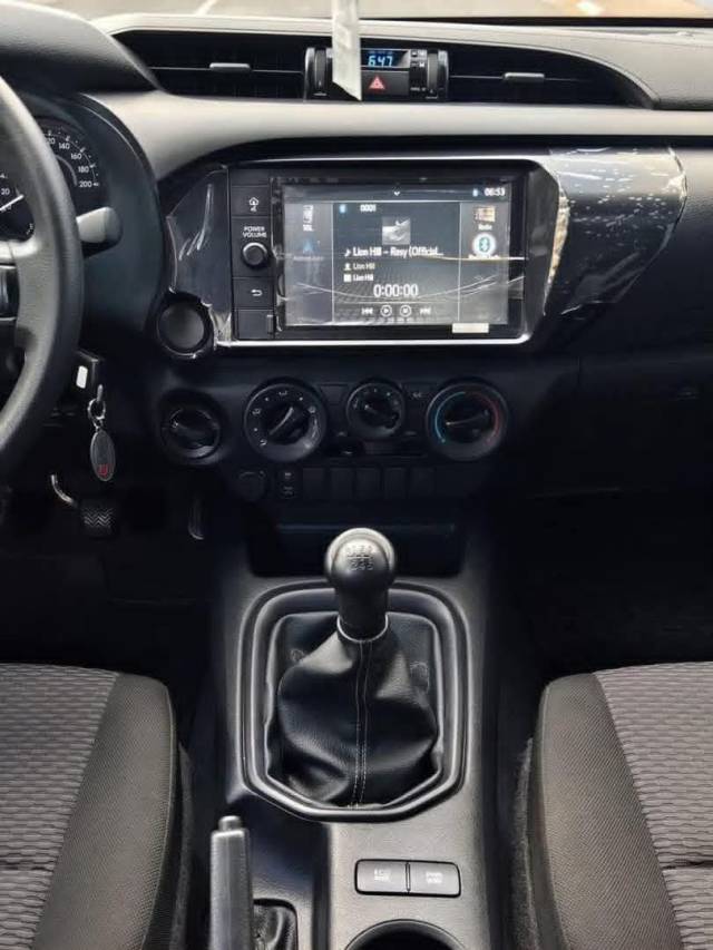 Toyota Hilux REVO D4D — 4/8