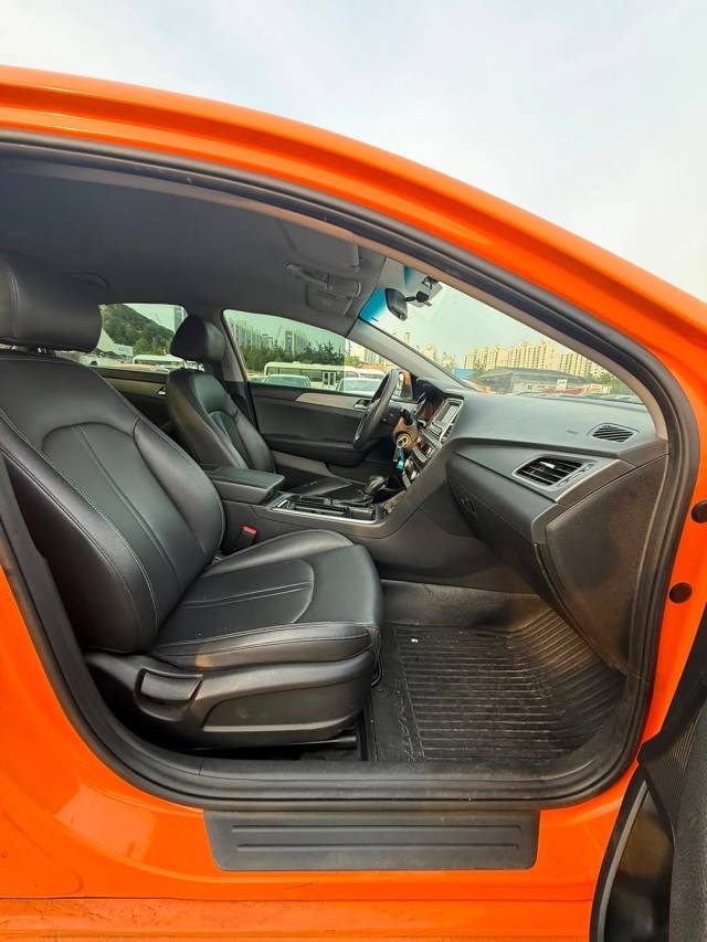 Hyundai Sonata — 4/10