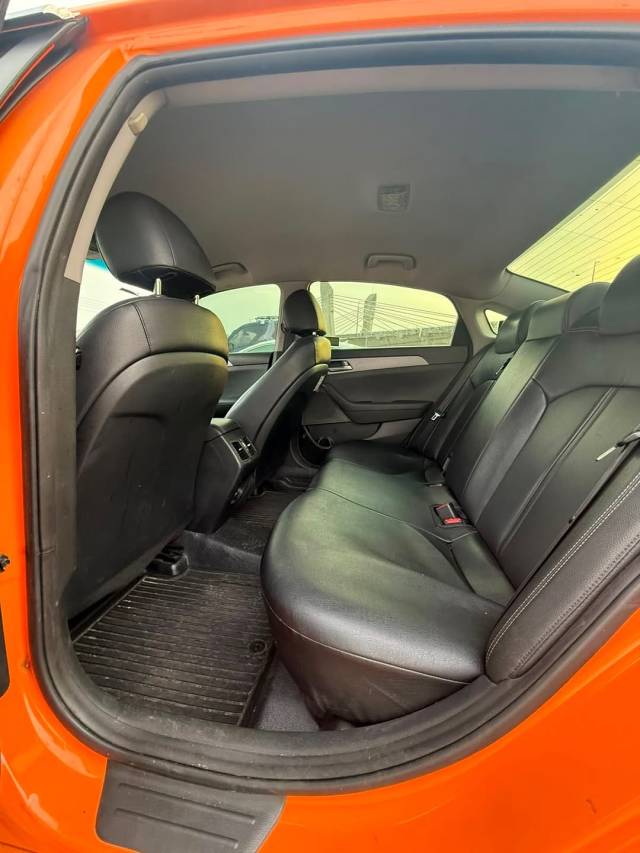 Hyundai Sonata — 8/10