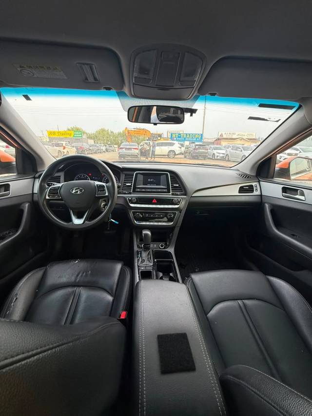Hyundai Sonata — 3/10