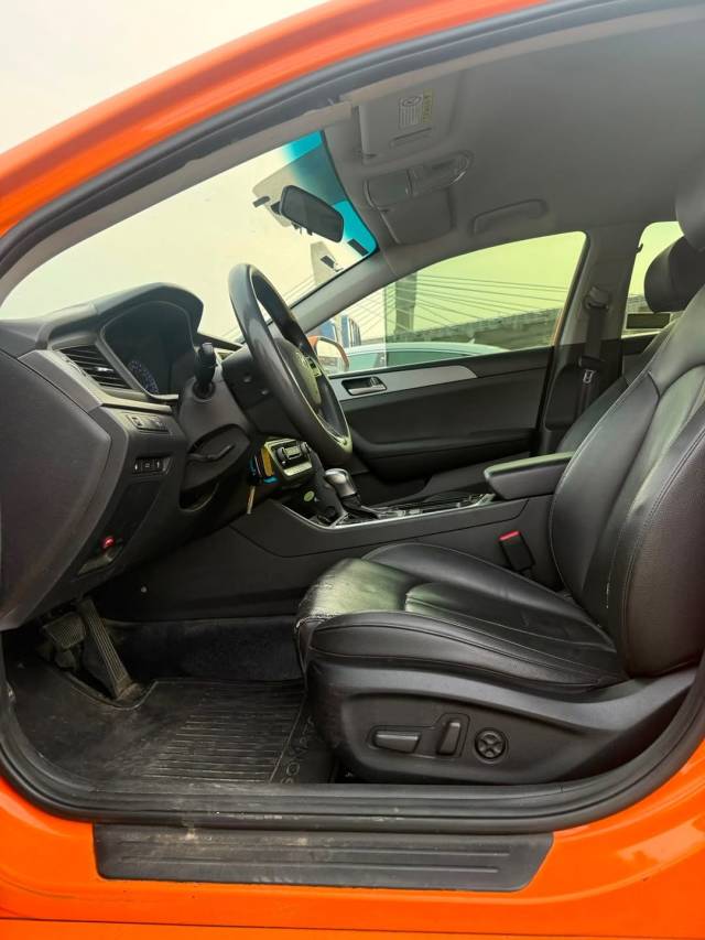 Hyundai Sonata — 7/10