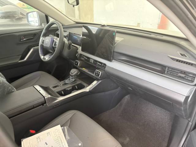 Toyota RAV4 — 2/4