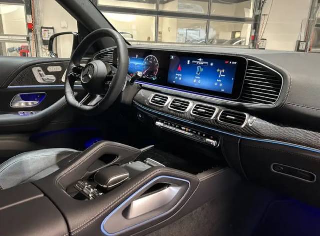 Mercedes-Benz GLE-Class — 2/10