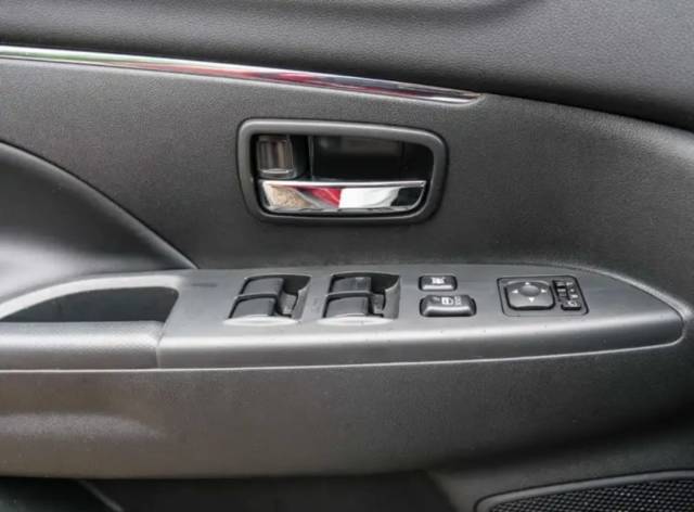 Mitsubishi RVR — 9/10