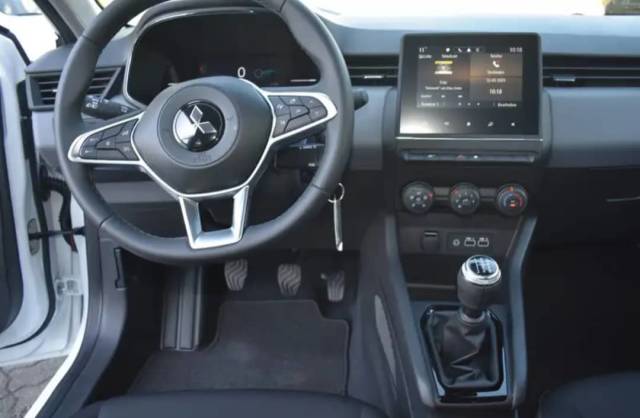 Mitsubishi Colt — 2/10