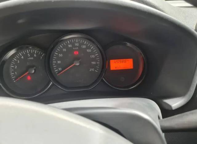 Dacia Sandero — 4/8