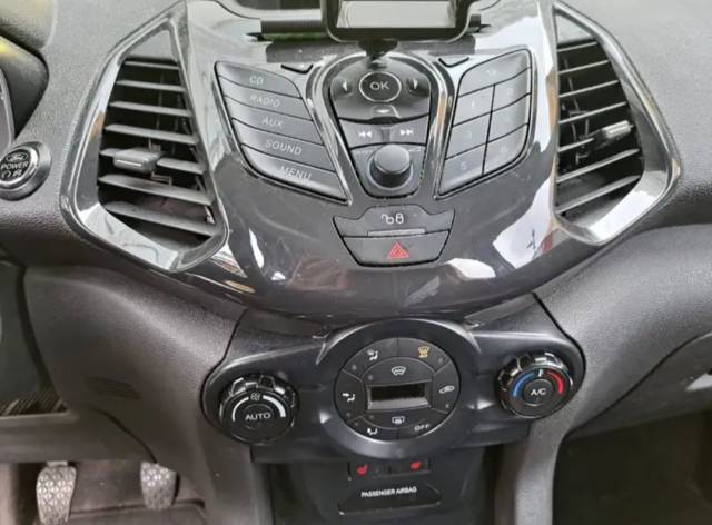 Ford Ecosport — 3/8
