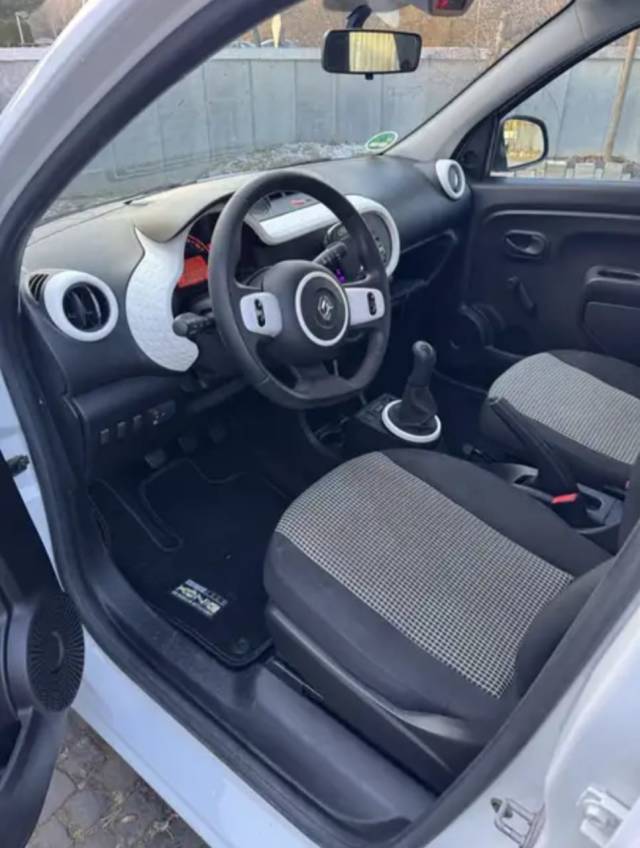 Renault Twingo — 2/9