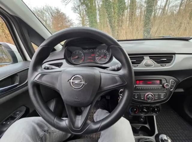 Opel Corsa  1.2 On  — 2/6