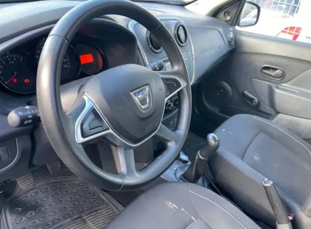 Dacia Sandero — 2/9
