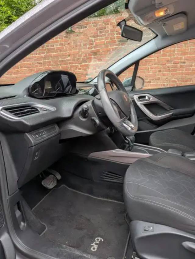 Peugeot 2008 — 3/9