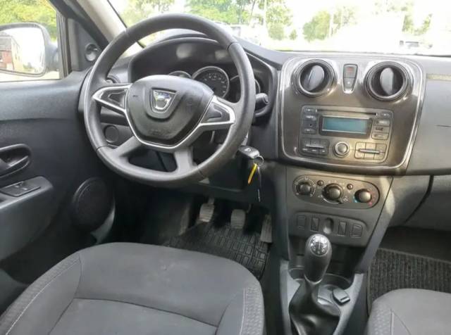Dacia Sandero — 2/10