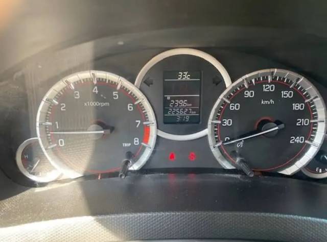 Suzuki Swift — 4/6