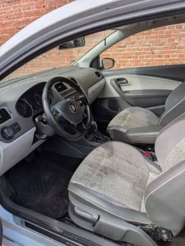 Volkswagen  Polo beats — 2/9
