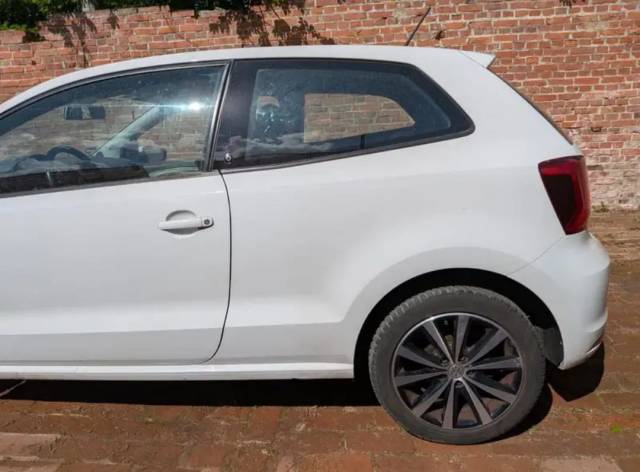 Volkswagen  Polo beats — 5/9