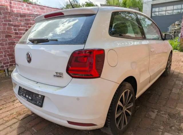 Volkswagen  Polo beats — 6/9