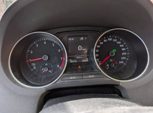 Volkswagen  Polo beats — 4/9