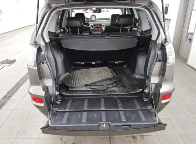 Mitsubishi Outlander  2.0 MIVEC  — 9/10
