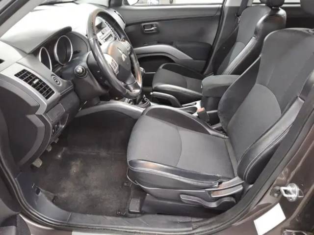 Mitsubishi Outlander  2.0 MIVEC  — 5/10