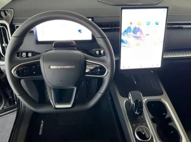 Jaecoo J7 — 2/10