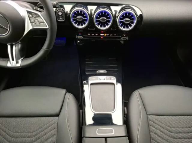 Mercedes-Benz A-Class — 3/9