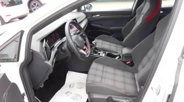 Volkswagen Golf VIII GTI — 6/10