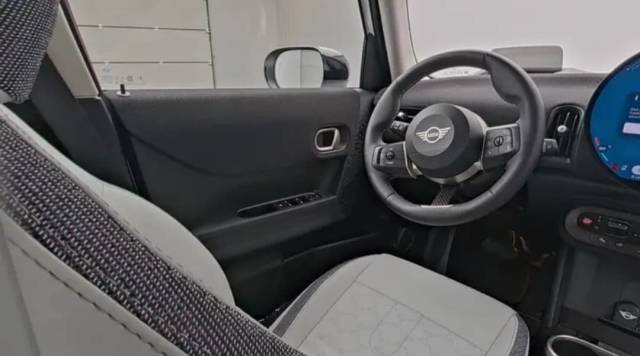 Mini Cooper C — 3/10