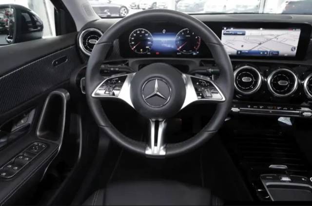 Mercedes-Benz A-Class — 3/9