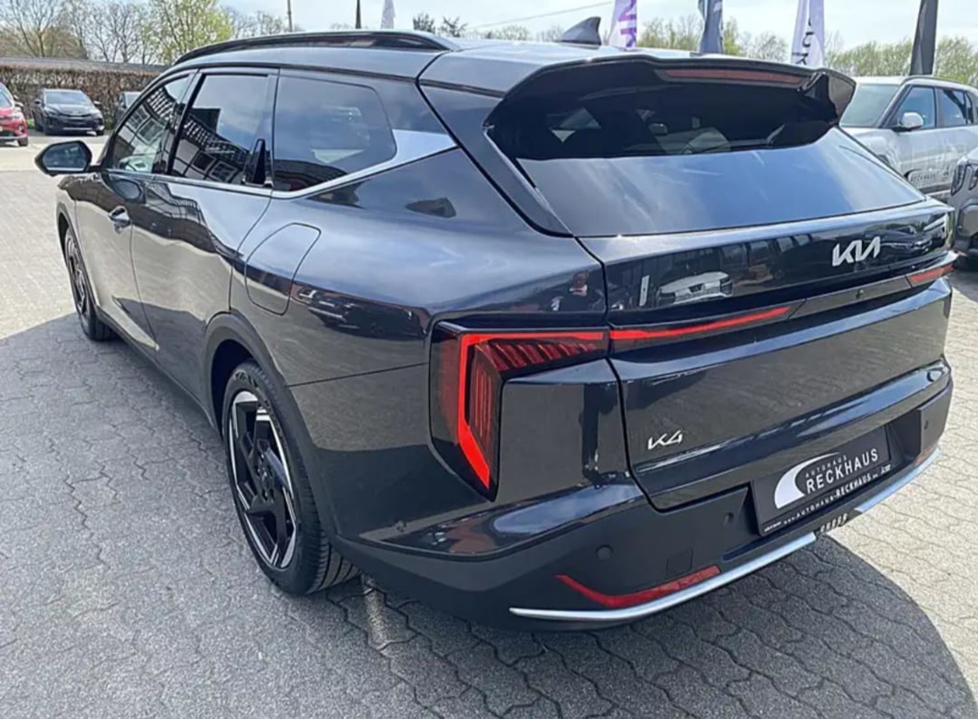Kia K4 Sportwagen - 6