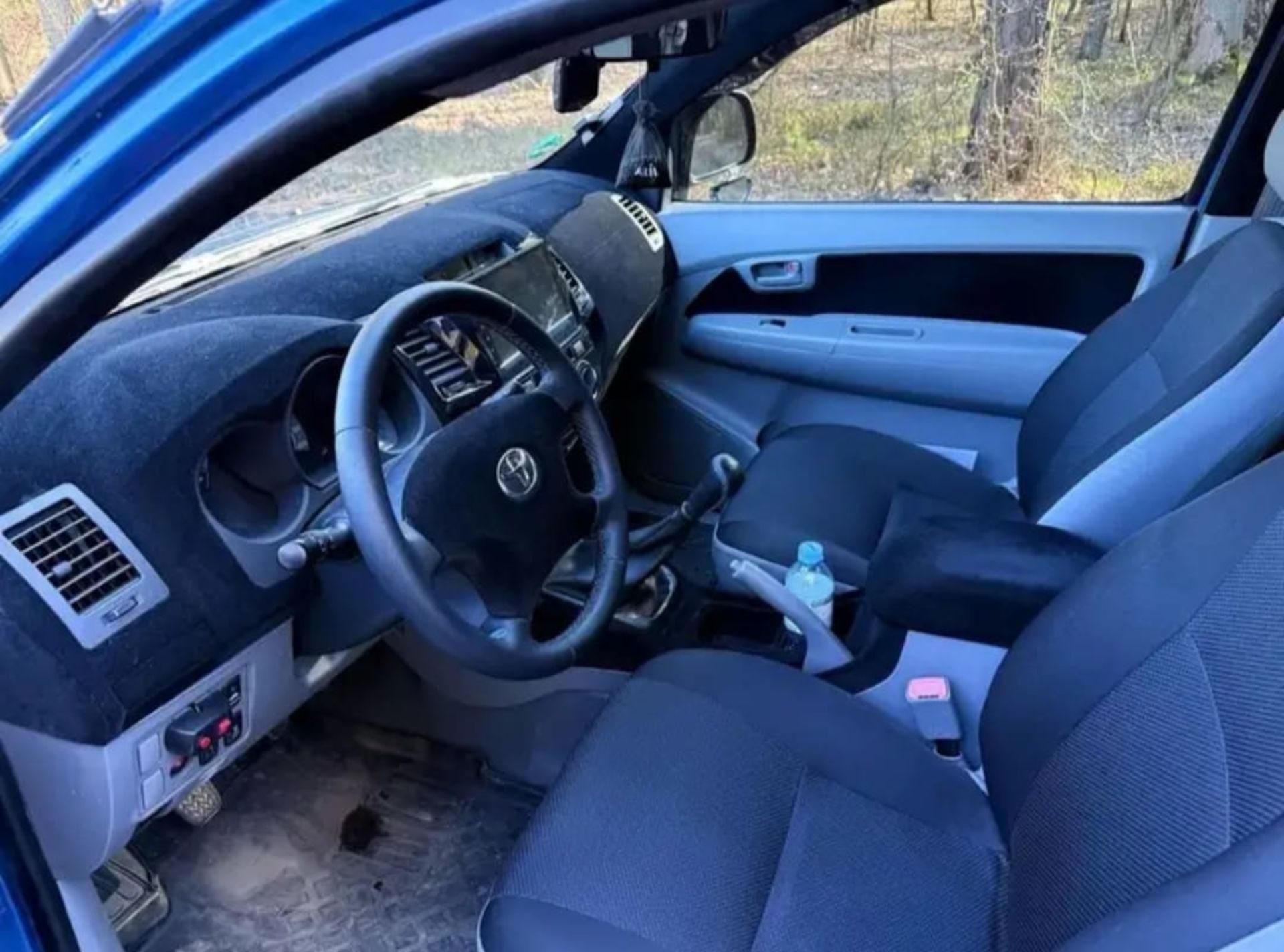 Toyota Hilux - 2