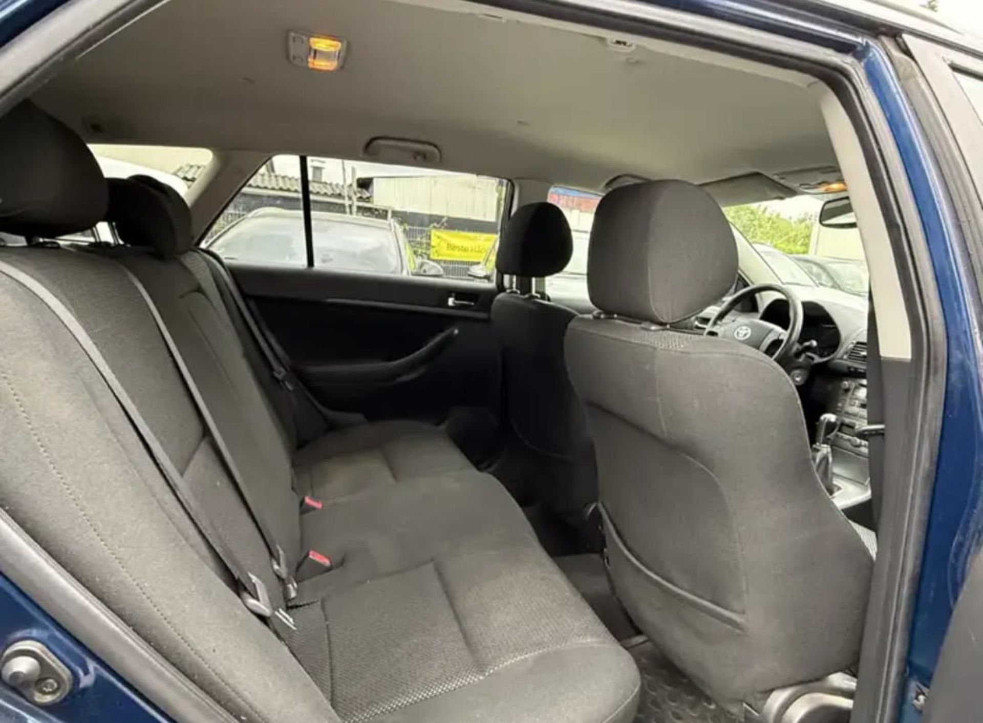 Toyota Avensis - 6
