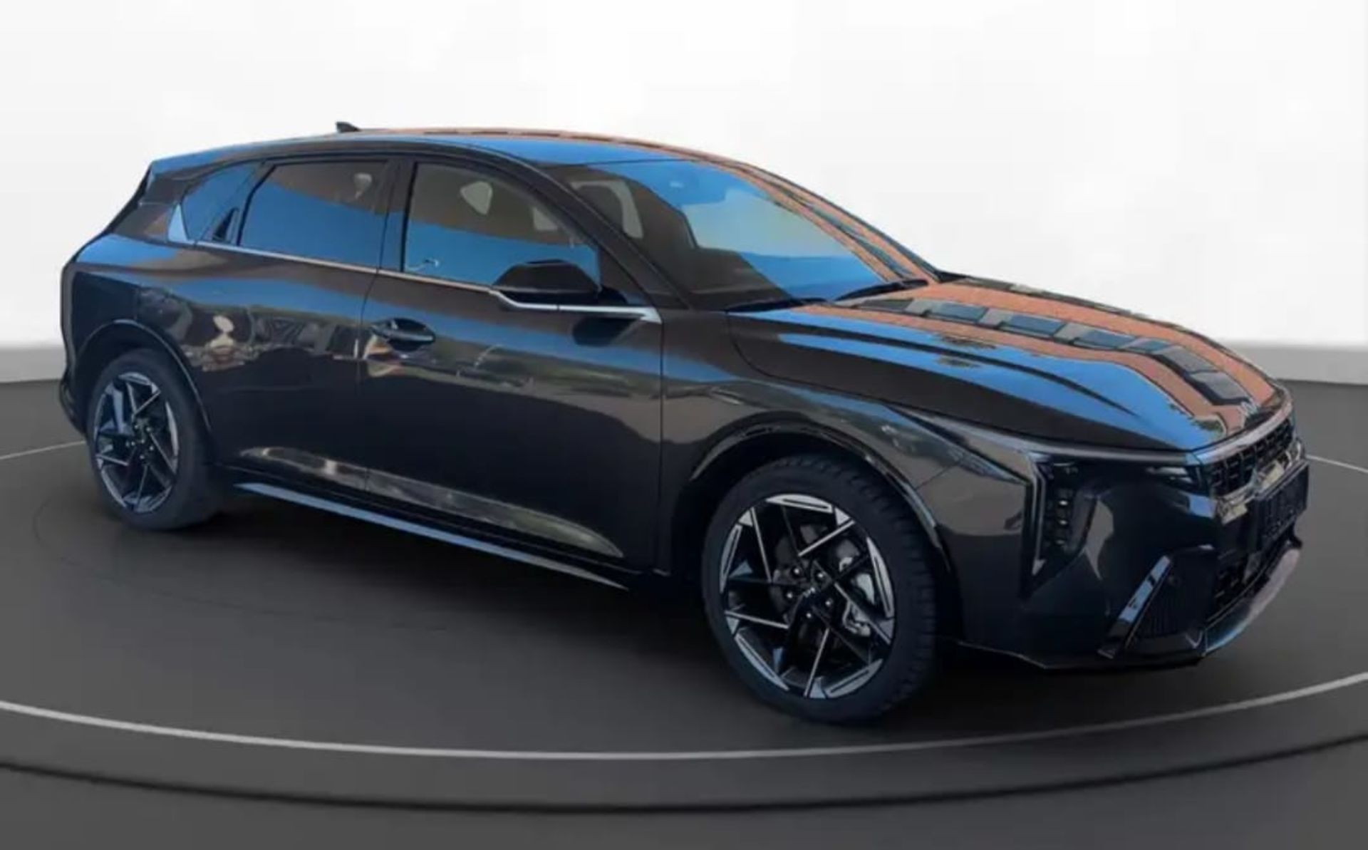 Kia K4 1.4 T-GDI GT-Line DCT - 1